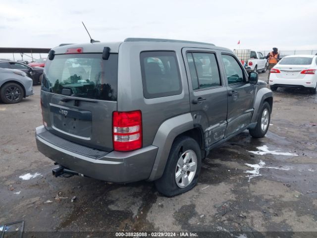 Photo 3 VIN: 1C4PJLAK5CW127406 - JEEP LIBERTY 