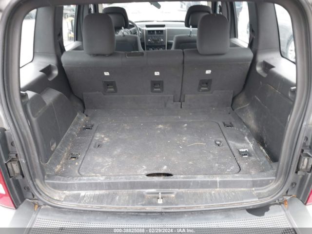 Photo 7 VIN: 1C4PJLAK5CW127406 - JEEP LIBERTY 