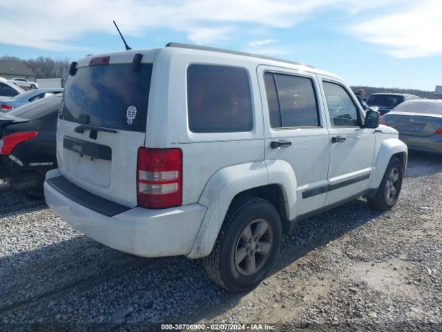 Photo 3 VIN: 1C4PJLAK5CW166674 - JEEP LIBERTY 