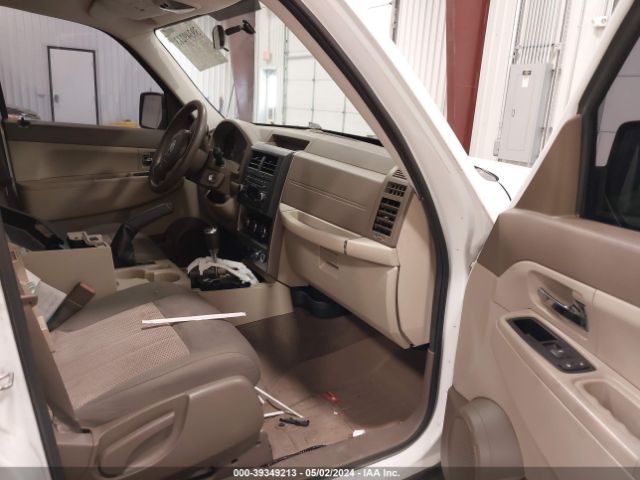 Photo 4 VIN: 1C4PJLAK5CW179828 - JEEP LIBERTY 