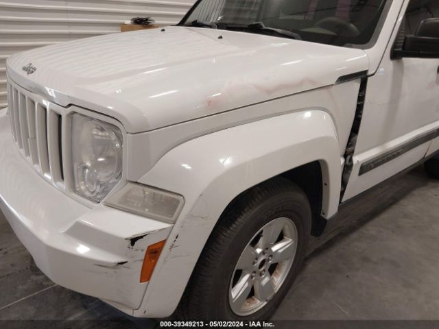 Photo 5 VIN: 1C4PJLAK5CW179828 - JEEP LIBERTY 