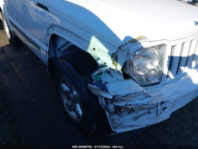 Photo 5 VIN: 1C4PJLAK7CW113541 - JEEP LIBERTY 