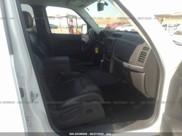 Photo 4 VIN: 1C4PJLAK7CW215955 - JEEP LIBERTY 