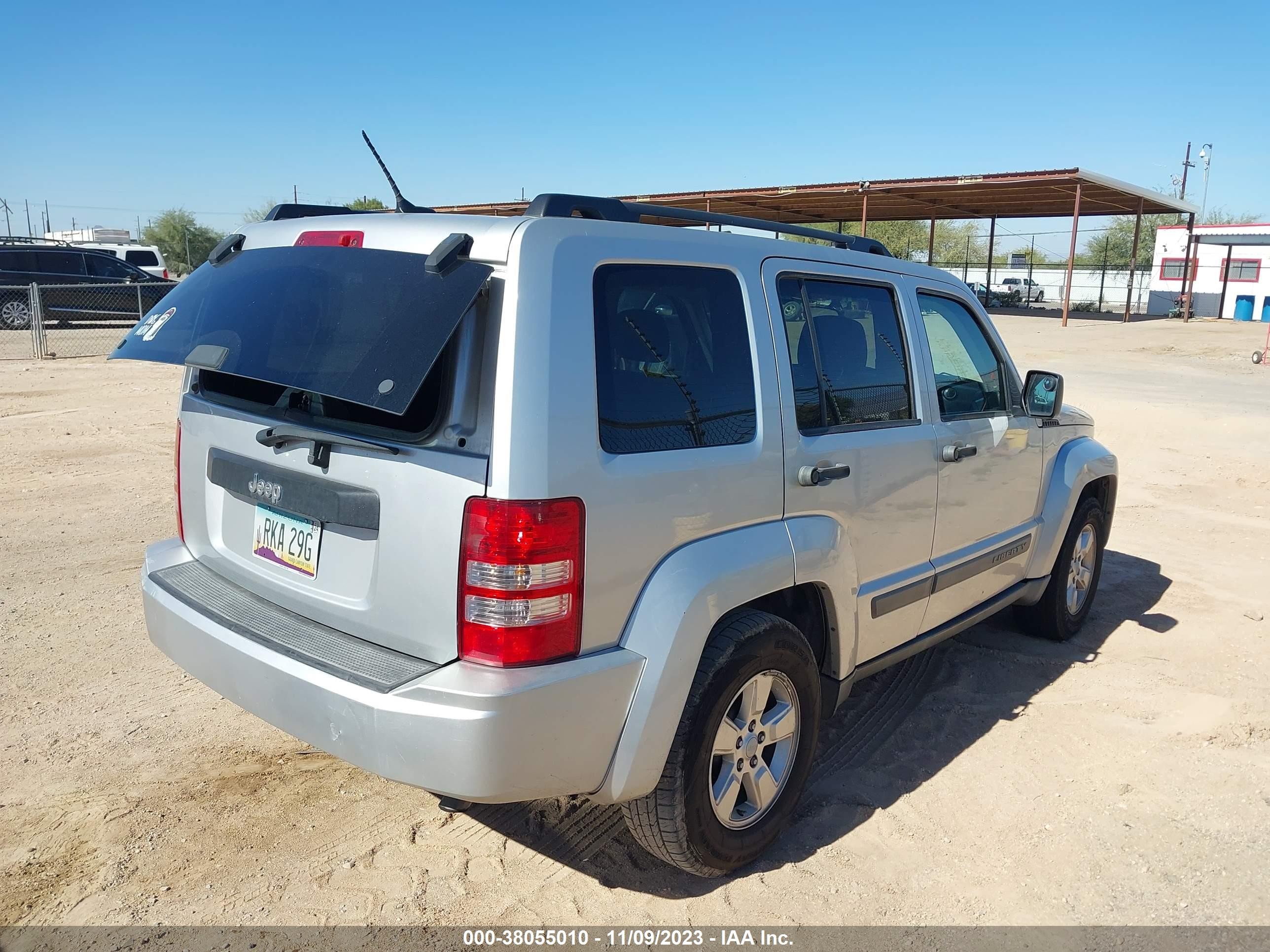 Photo 3 VIN: 1C4PJLAK8CW132356 - JEEP LIBERTY (NORTH AMERICA) 