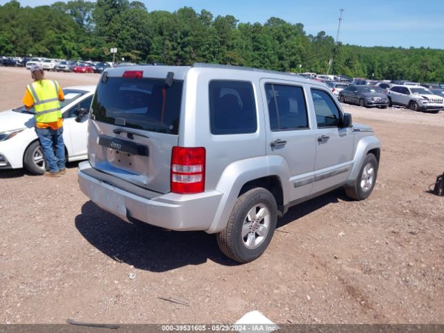 Photo 3 VIN: 1C4PJLAK9CW201121 - JEEP LIBERTY 