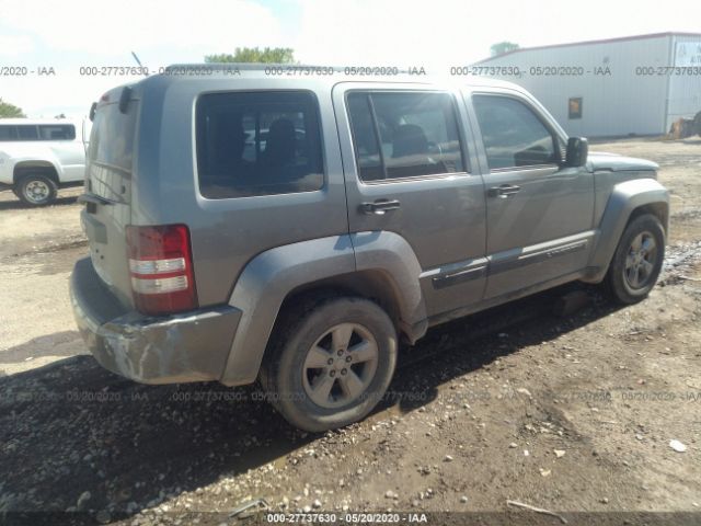 Photo 3 VIN: 1C4PJLAKXCW157405 - JEEP LIBERTY 