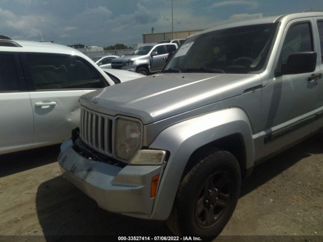 Photo 1 VIN: 1C4PJLAKXCW188301 - JEEP LIBERTY 