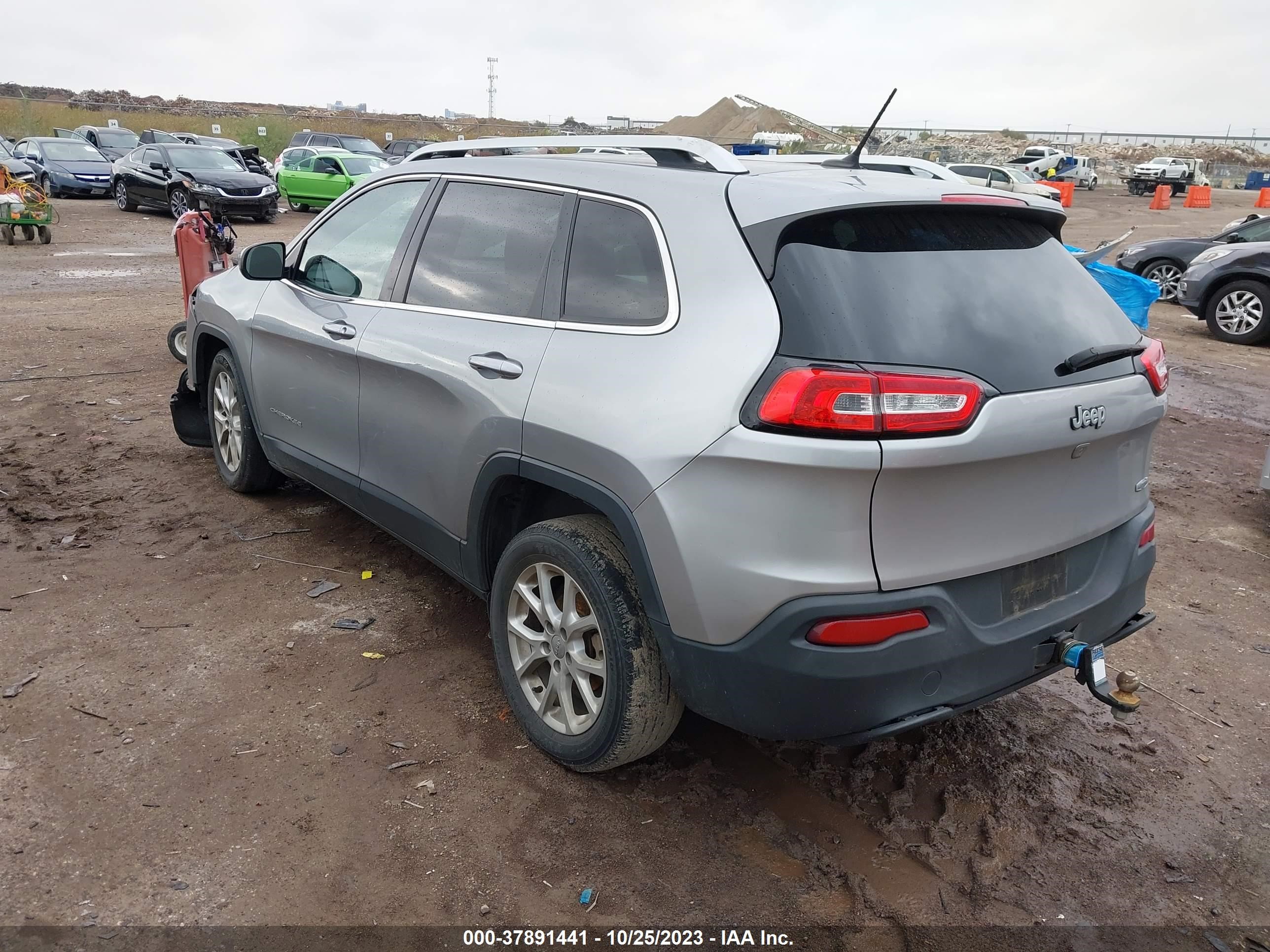 Photo 2 VIN: 1C4PJLCB0FW730362 - JEEP CHEROKEE 