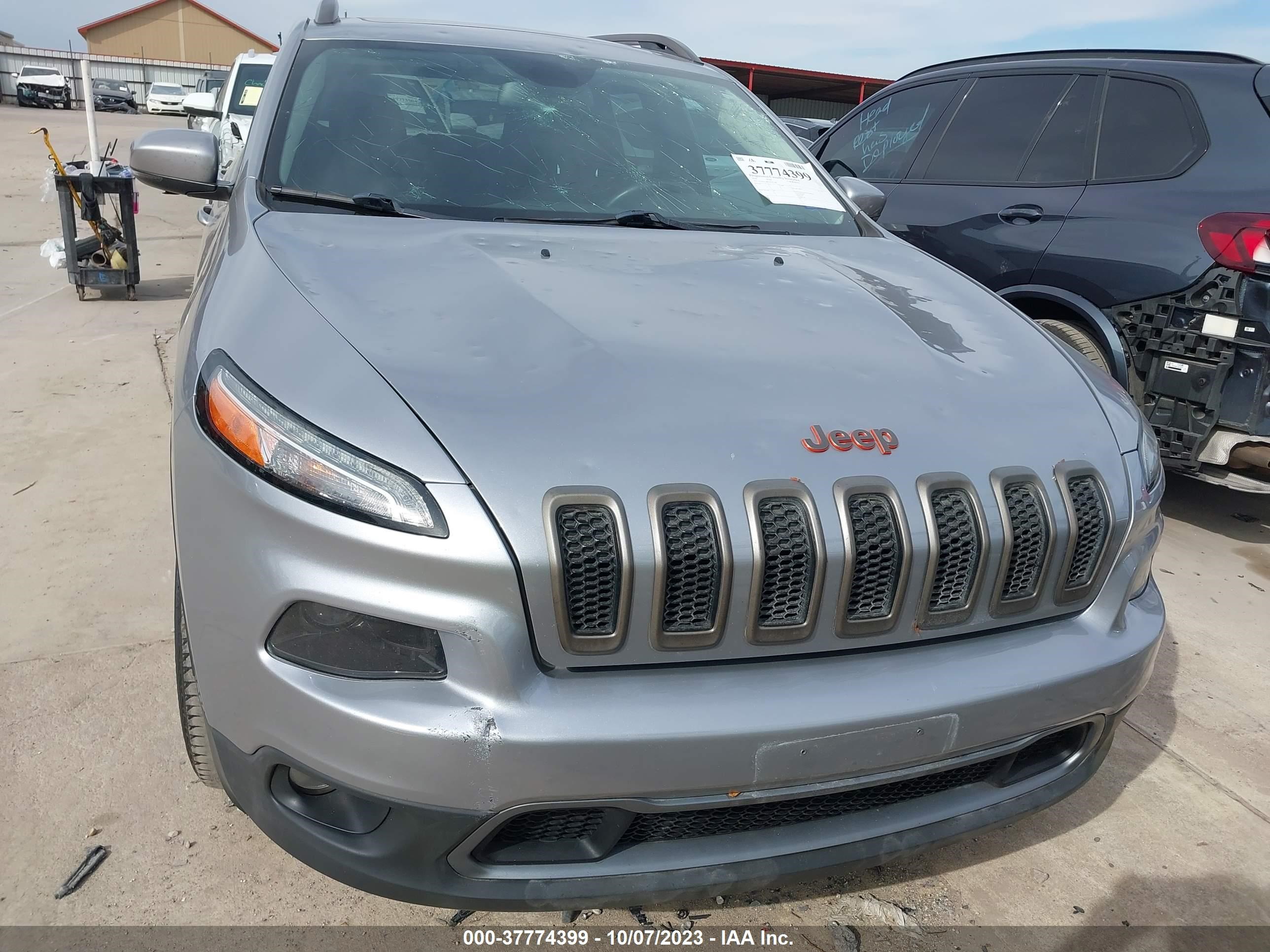 Photo 11 VIN: 1C4PJLCB0GW287566 - JEEP CHEROKEE 