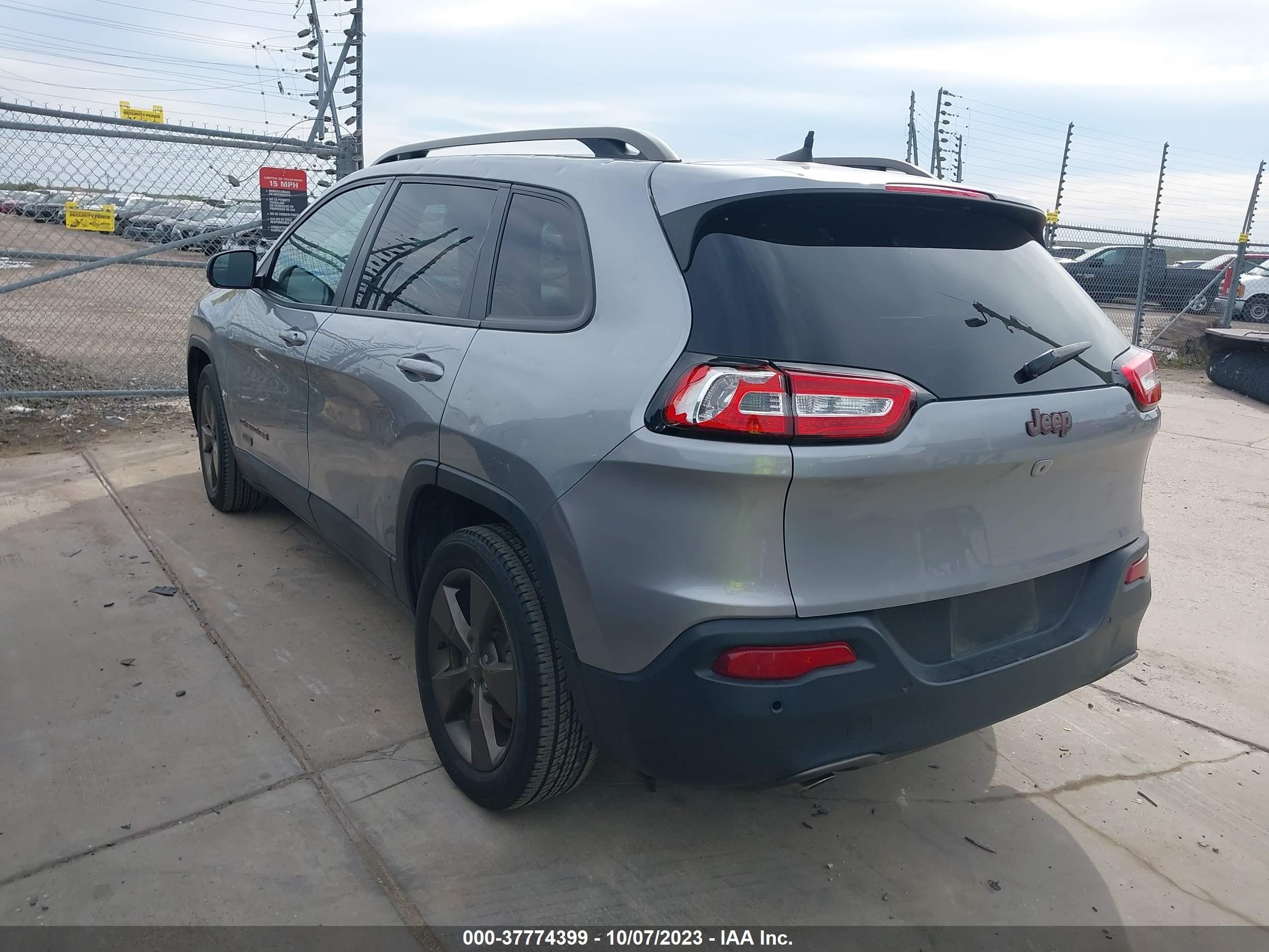 Photo 2 VIN: 1C4PJLCB0GW287566 - JEEP CHEROKEE 