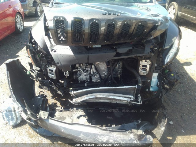 Photo 5 VIN: 1C4PJLCB0JD587742 - JEEP CHEROKEE 