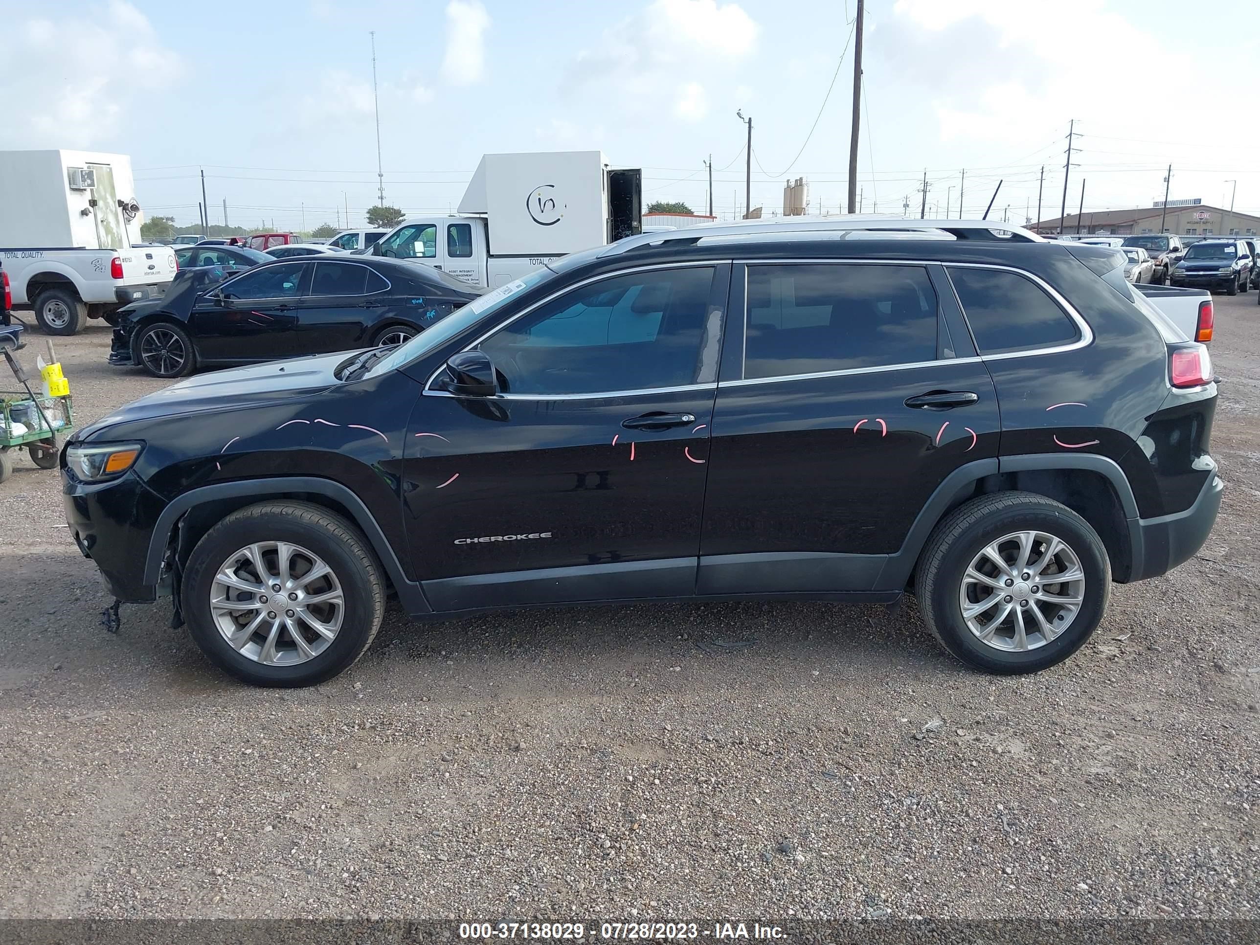 Photo 14 VIN: 1C4PJLCB0KD148249 - JEEP CHEROKEE 