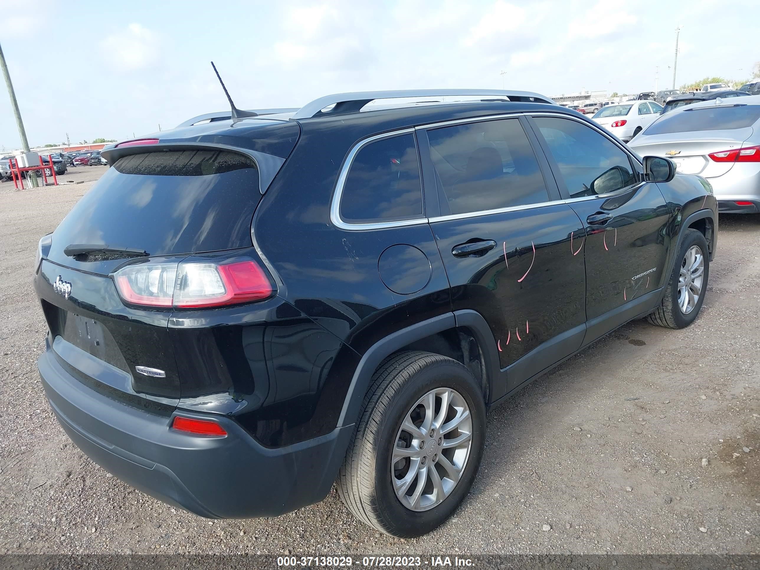 Photo 3 VIN: 1C4PJLCB0KD148249 - JEEP CHEROKEE 