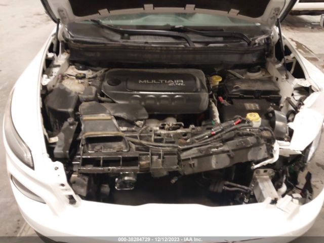 Photo 9 VIN: 1C4PJLCB1EW256453 - JEEP CHEROKEE 