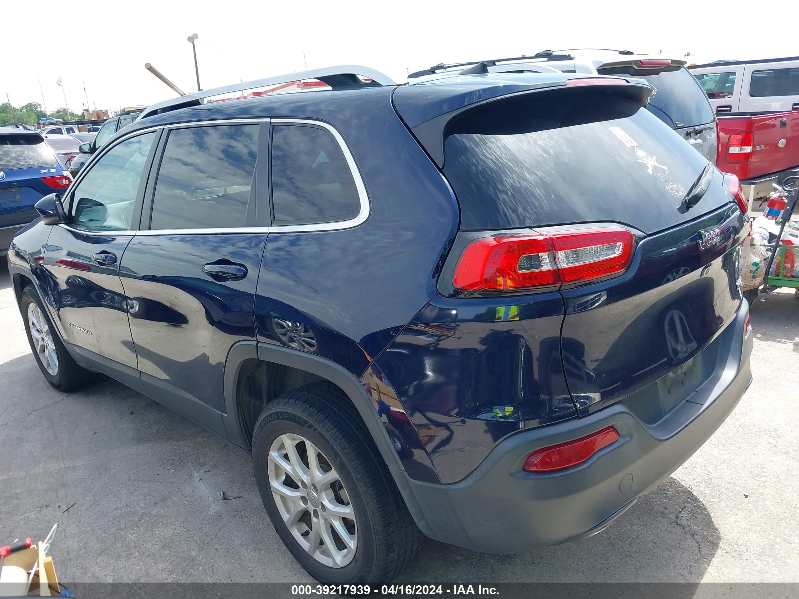 Photo 2 VIN: 1C4PJLCB1GW125669 - JEEP CHEROKEE 