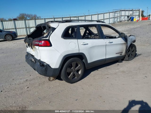 Photo 3 VIN: 1C4PJLCB1GW275717 - JEEP CHEROKEE 