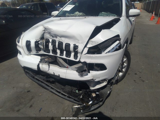 Photo 5 VIN: 1C4PJLCB1GW288466 - JEEP CHEROKEE 