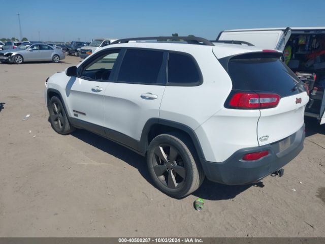 Photo 2 VIN: 1C4PJLCB1GW307324 - JEEP CHEROKEE 