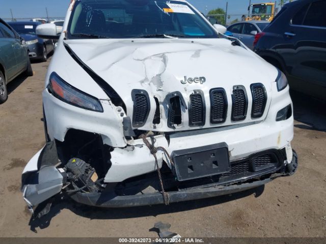 Photo 5 VIN: 1C4PJLCB1JD531468 - JEEP CHEROKEE 