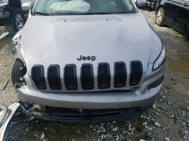 Photo 6 VIN: 1C4PJLCB1JD537674 - JEEP CHEROKEE 