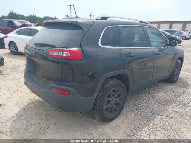 Photo 3 VIN: 1C4PJLCB1JD596272 - JEEP CHEROKEE 