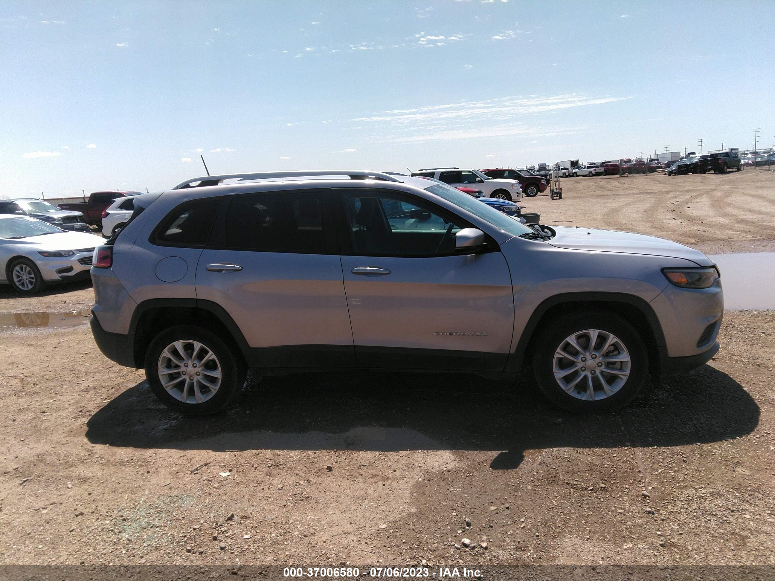 Photo 12 VIN: 1C4PJLCB1MD180243 - JEEP CHEROKEE 