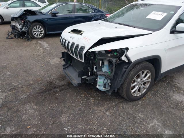 Photo 5 VIN: 1C4PJLCB2GW206664 - JEEP CHEROKEE 