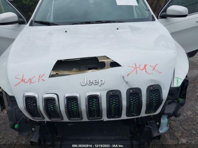 Photo 9 VIN: 1C4PJLCB2GW206664 - JEEP CHEROKEE 