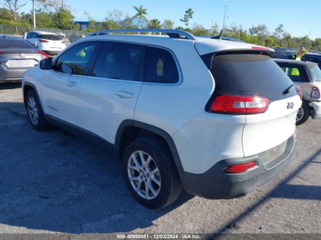 Photo 2 VIN: 1C4PJLCB2GW288332 - JEEP CHEROKEE 