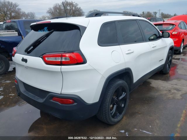 Photo 3 VIN: 1C4PJLCB2JD510886 - JEEP CHEROKEE 