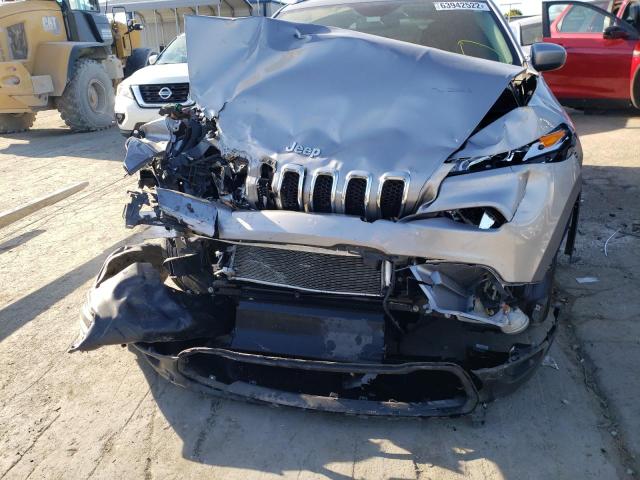 Photo 8 VIN: 1C4PJLCB2JD557058 - JEEP CHEROKEE L 