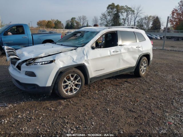 Photo 1 VIN: 1C4PJLCB2JD561109 - JEEP CHEROKEE 