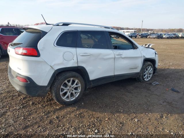 Photo 3 VIN: 1C4PJLCB2JD561109 - JEEP CHEROKEE 