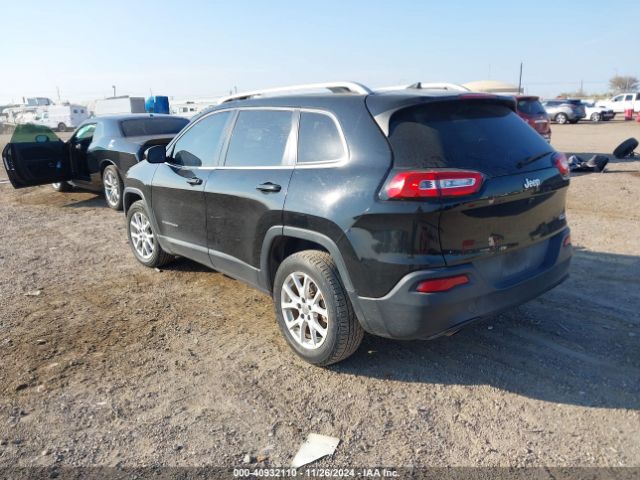 Photo 2 VIN: 1C4PJLCB2JD566813 - JEEP CHEROKEE 