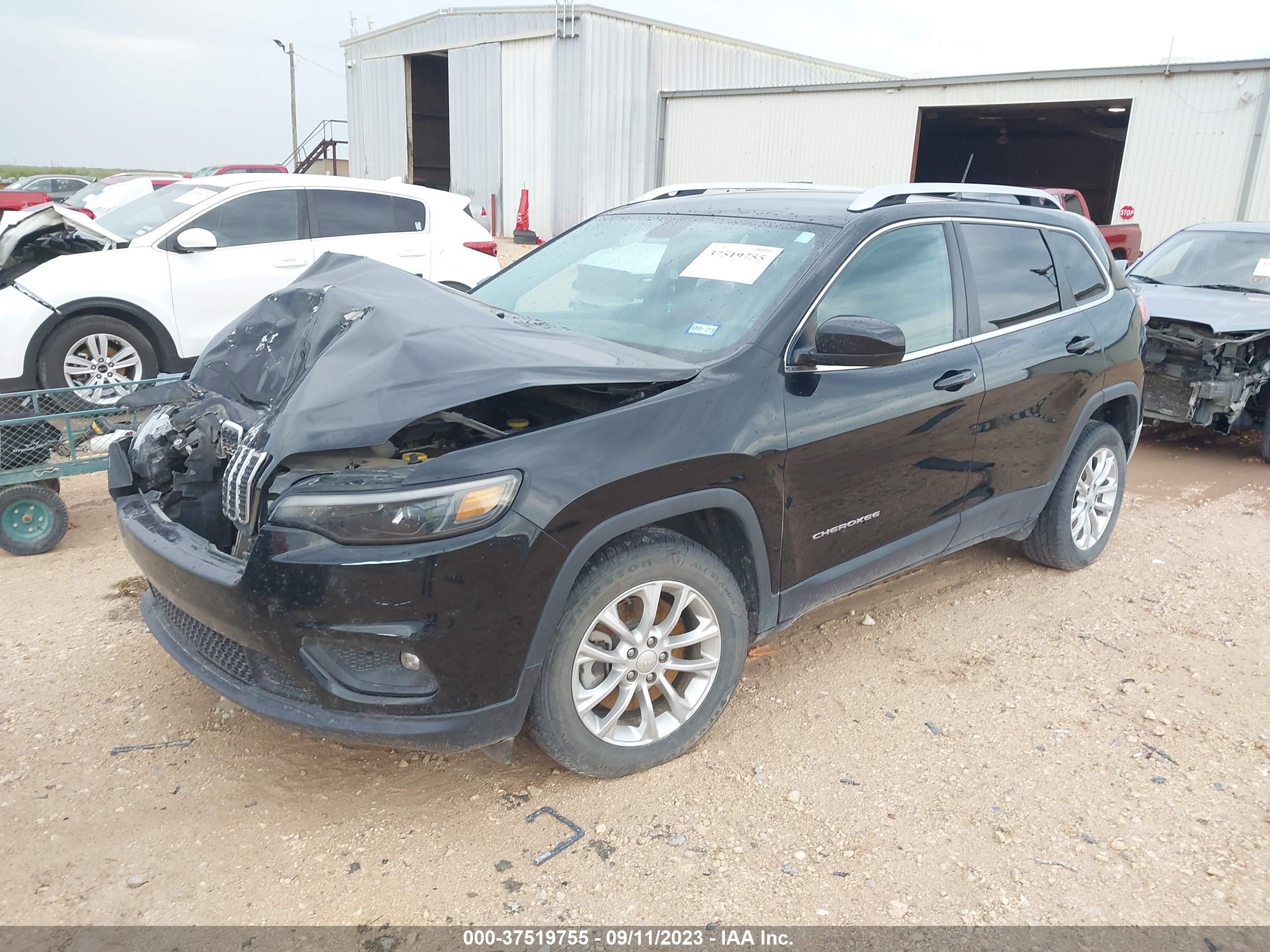 Photo 1 VIN: 1C4PJLCB2KD114314 - JEEP CHEROKEE 