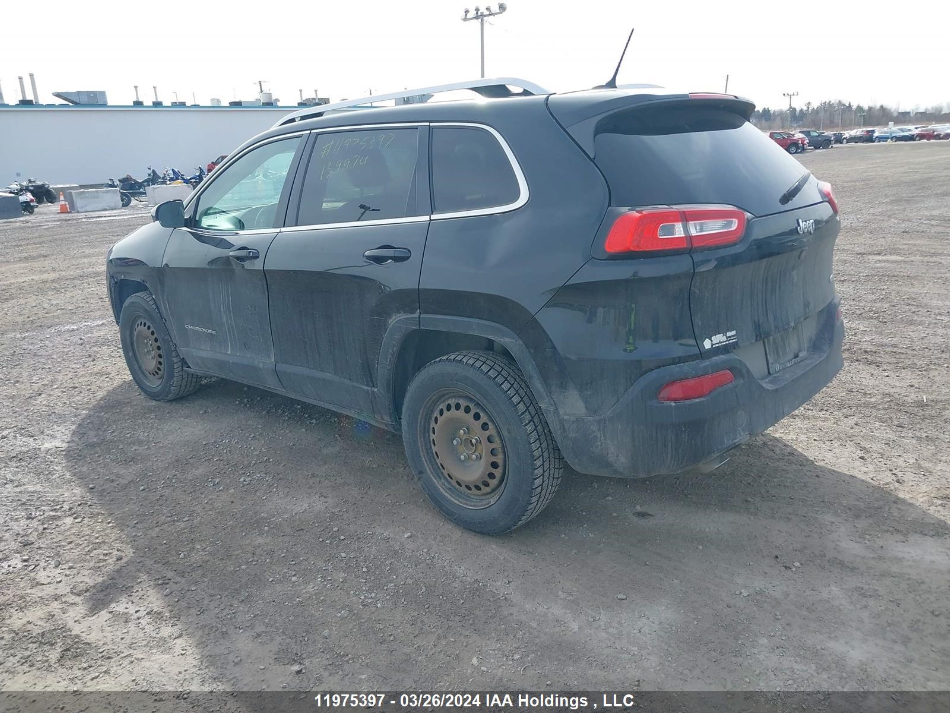 Photo 2 VIN: 1C4PJLCB3EW139974 - JEEP CHEROKEE 