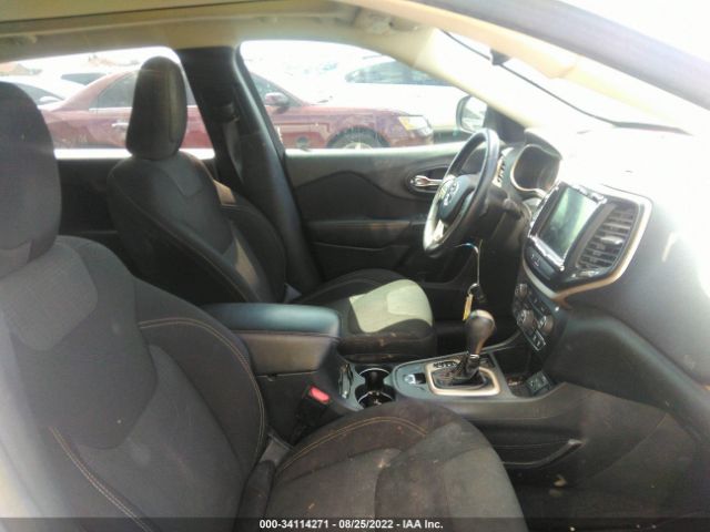 Photo 4 VIN: 1C4PJLCB3GW208214 - JEEP CHEROKEE 