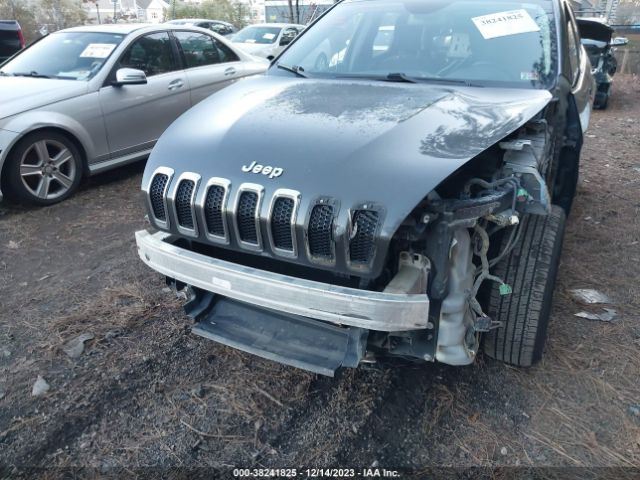 Photo 5 VIN: 1C4PJLCB3GW338722 - JEEP CHEROKEE 