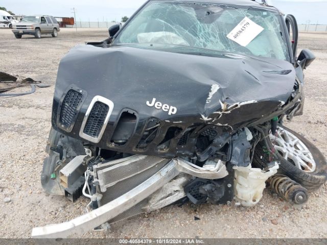 Photo 9 VIN: 1C4PJLCB3HD231585 - JEEP CHEROKEE 