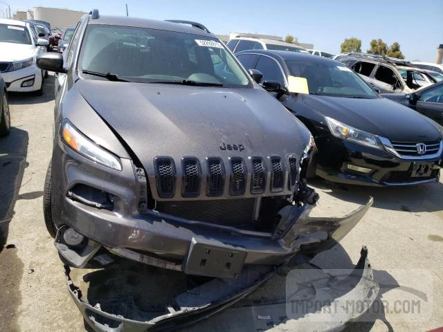 Photo 4 VIN: 1C4PJLCB3JD533903 - JEEP CHEROKEE 