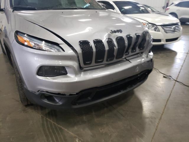 Photo 8 VIN: 1C4PJLCB3JD577528 - JEEP CHEROKEE 