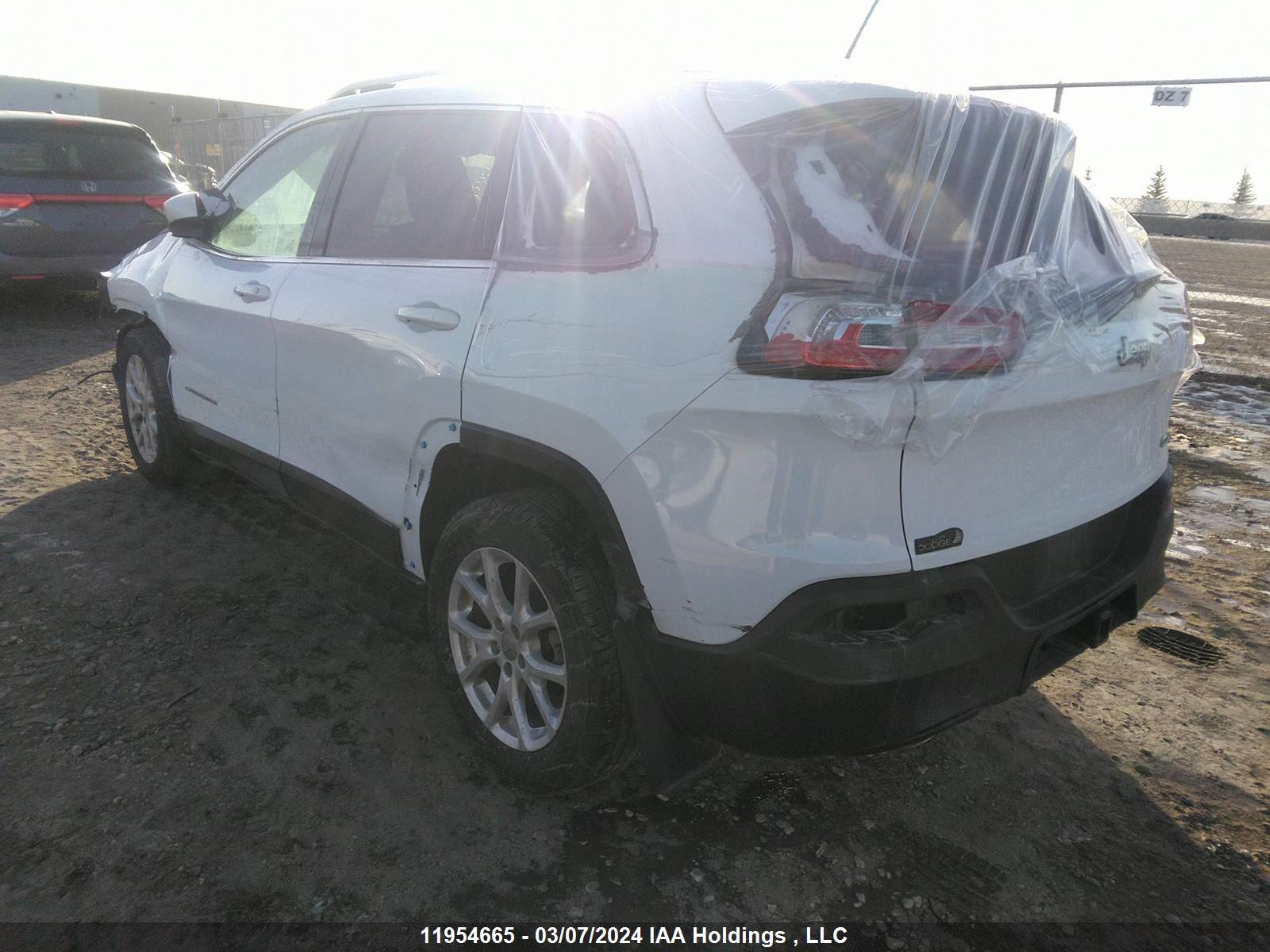 Photo 11 VIN: 1C4PJLCB4EW189900 - JEEP CHEROKEE 