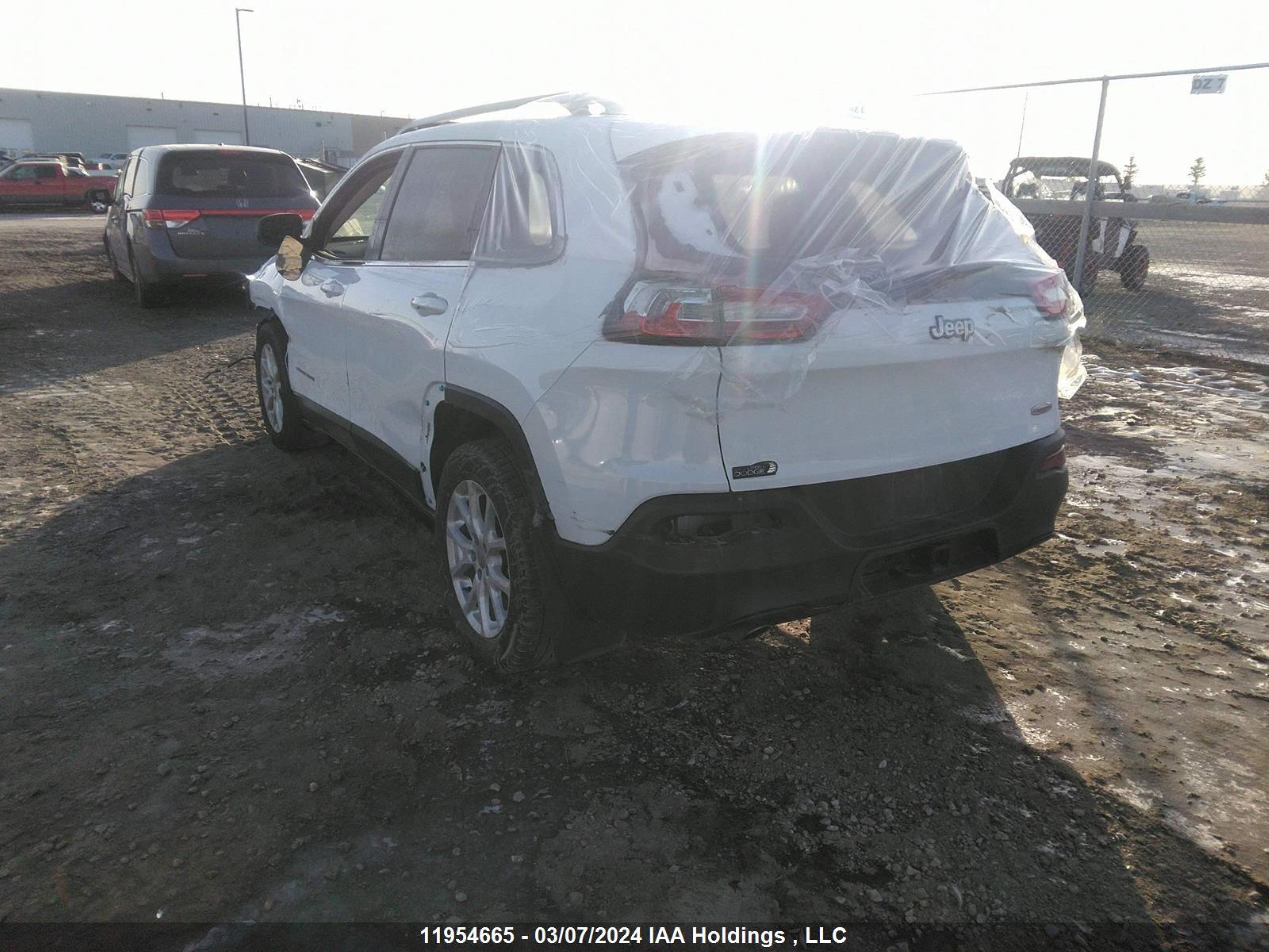 Photo 2 VIN: 1C4PJLCB4EW189900 - JEEP CHEROKEE 