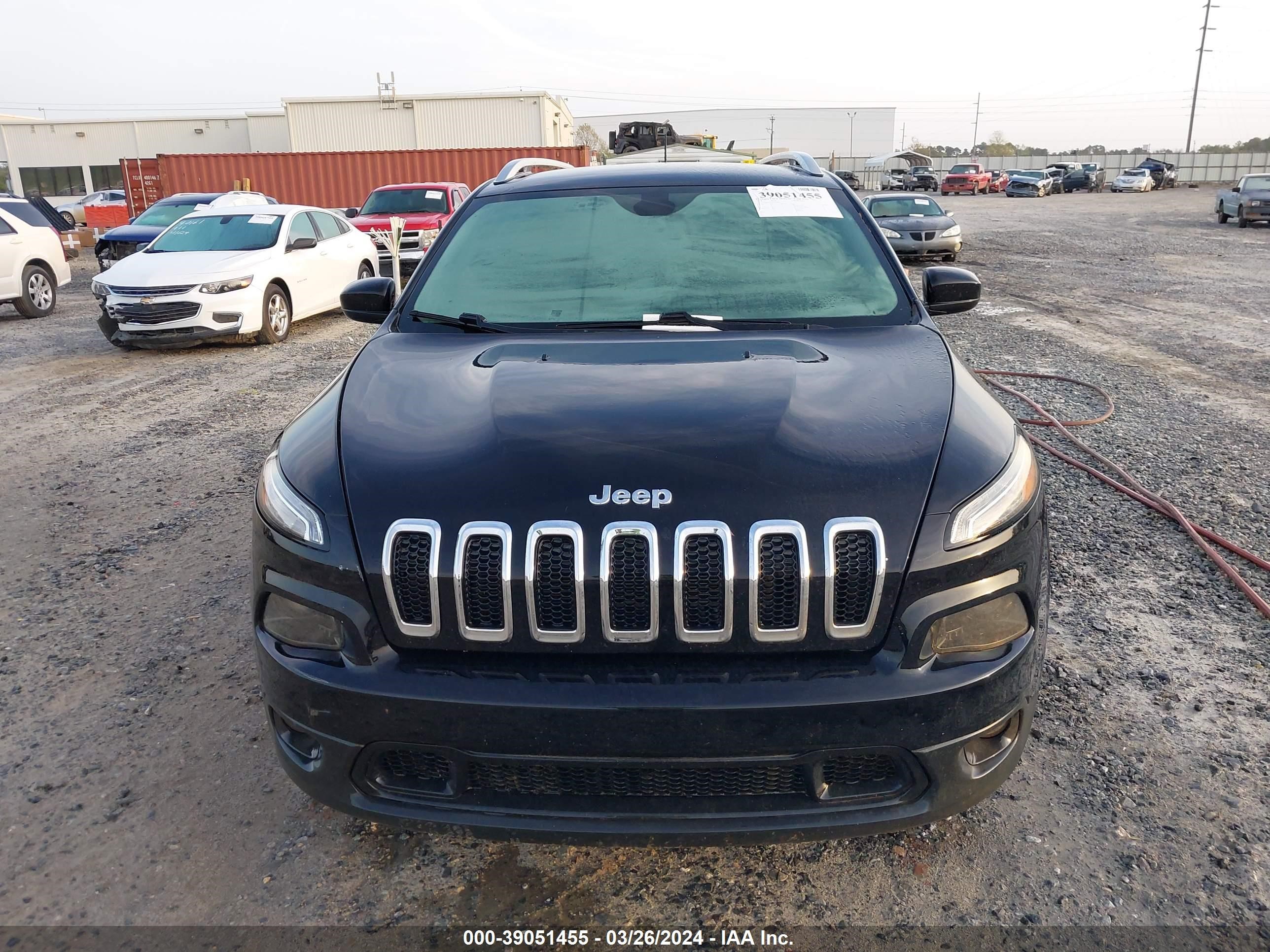 Photo 11 VIN: 1C4PJLCB5JD523440 - JEEP CHEROKEE 