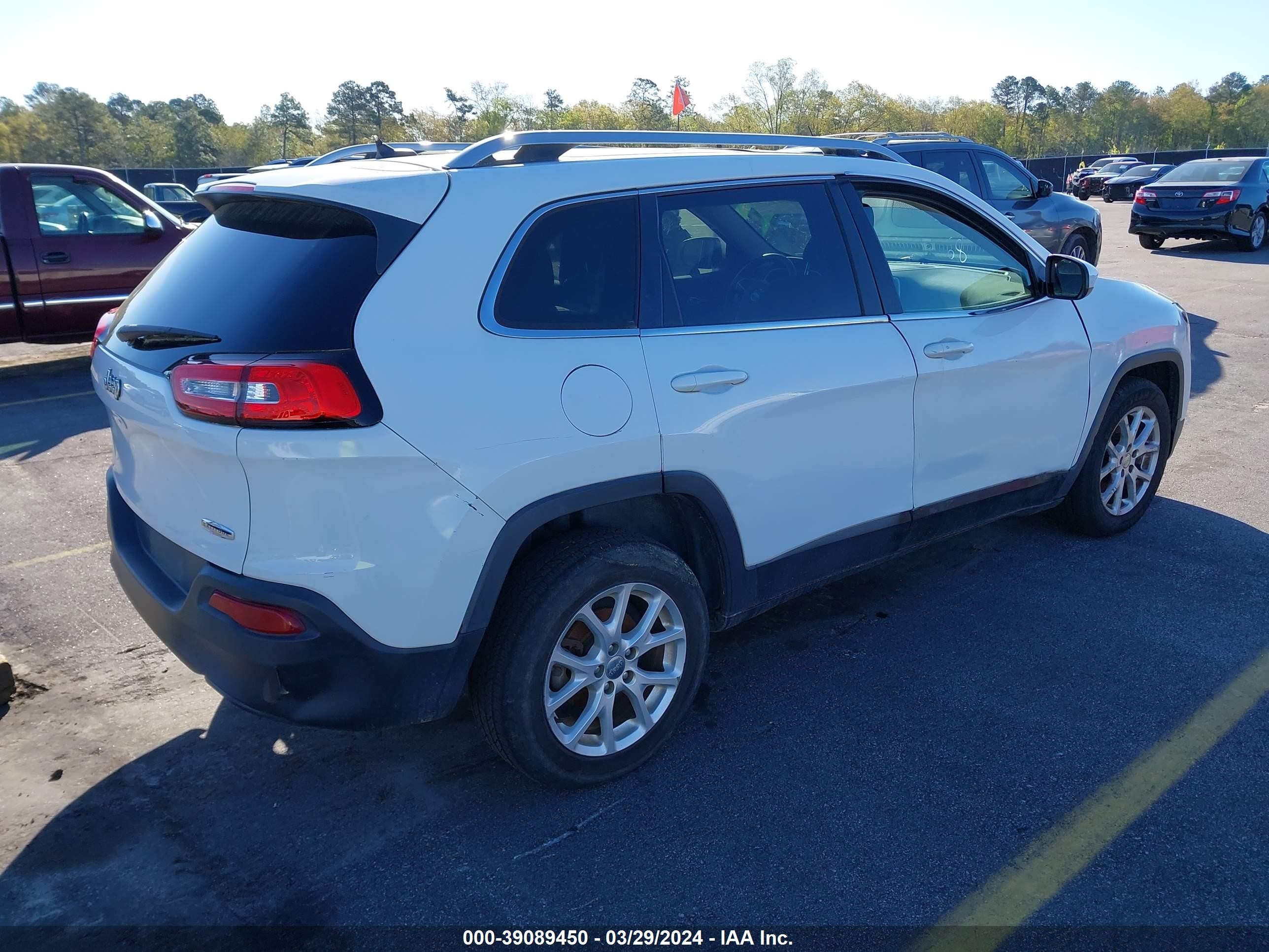 Photo 3 VIN: 1C4PJLCB6EW231161 - JEEP CHEROKEE 