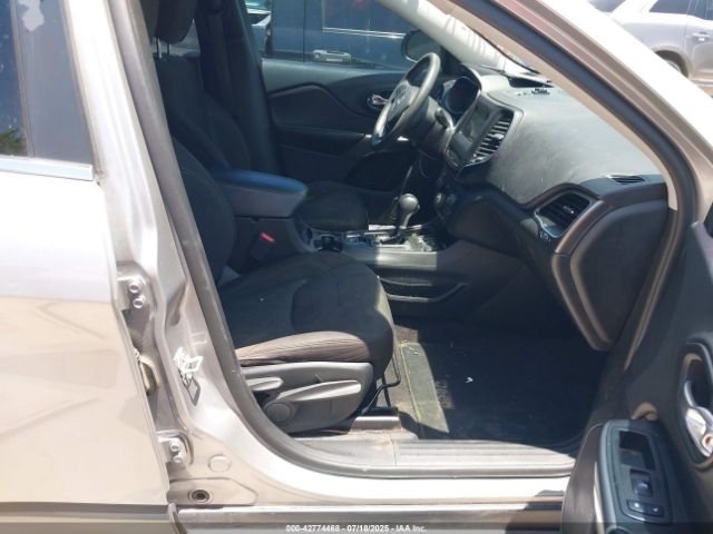 Photo 4 VIN: 1C4PJLCB6KD145744 - JEEP CHEROKEE 
