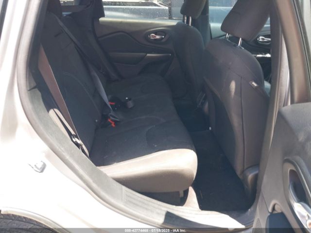 Photo 7 VIN: 1C4PJLCB6KD145744 - JEEP CHEROKEE 