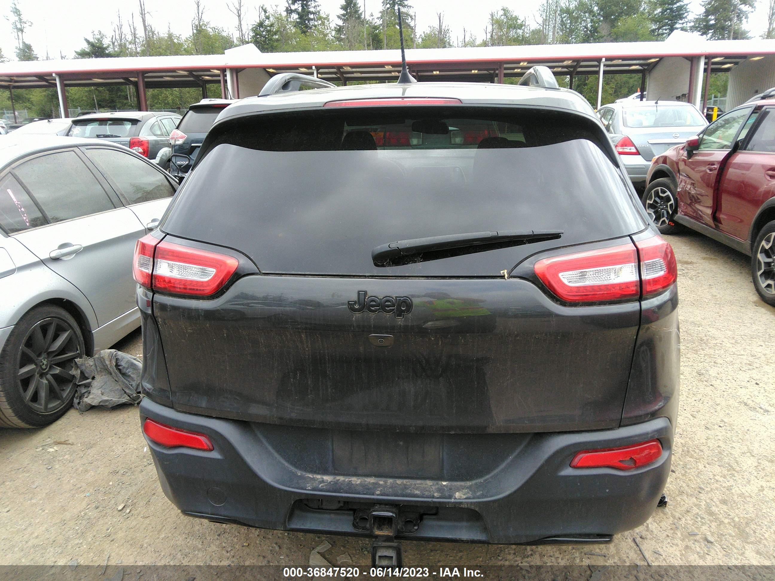 Photo 14 VIN: 1C4PJLCB7GW160474 - JEEP CHEROKEE 