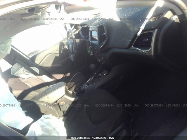 Photo 4 VIN: 1C4PJLCB7KD428489 - JEEP CHEROKEE 