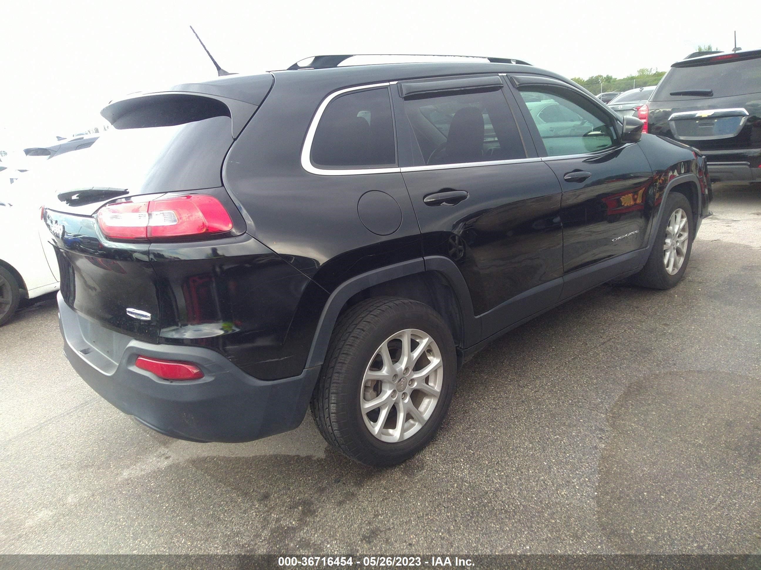 Photo 3 VIN: 1C4PJLCB8HW585753 - JEEP CHEROKEE 